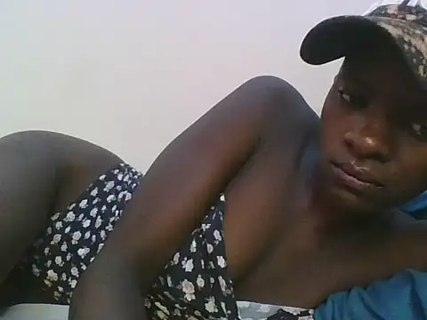 Snapshot of ebonypetite2 chatting on 07.05.26 ebonypetite2 online show from 07.05.26