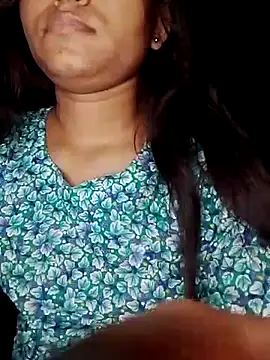 Snapshot of Ishaniya chatting on 07.15.26 Ishaniya online show from 07.15.26