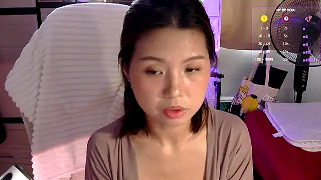 Snapshot of urgrl_portia chatting on 07.29.26 urgrl portia online show from 07.29.26