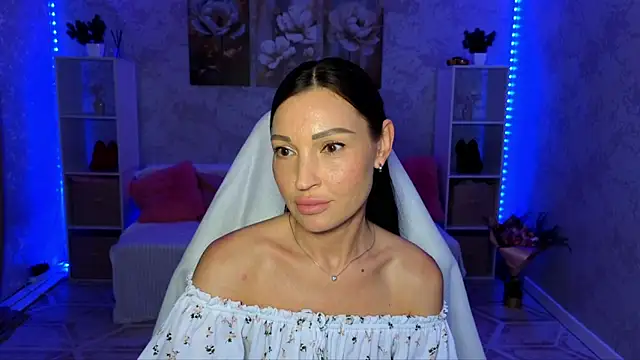 Snapshot of NikoleMills chatting on 06.21.26 NikoleMills online show from 06.21.26