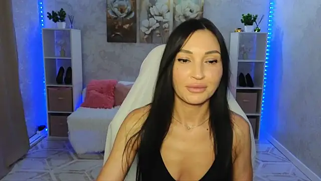 Snapshot of NikoleMills chatting on 07.19.26 NikoleMills online show from 07.19.26