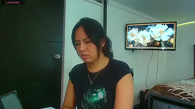 Snapshot of TaniaMendoza chatting on 06.10.26 TaniaMendoza online show from 06.10.26