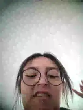Snapshot of Aly_96 chatting on 06.19.26 Aly 96 online show from 06.19.26