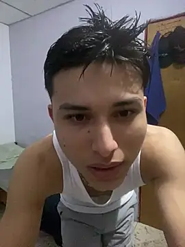 Snapshot of Antoni150906 chatting on 06.25.26 Antoni150906 online show from 06.25.26
