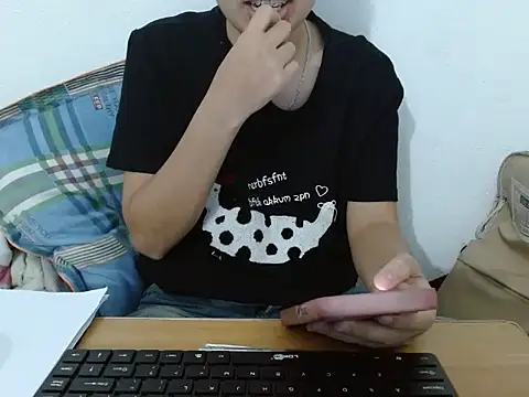 Snapshot of ThuyTien279 chatting on 07.08.26 ThuyTien279 online show from 07.08.26