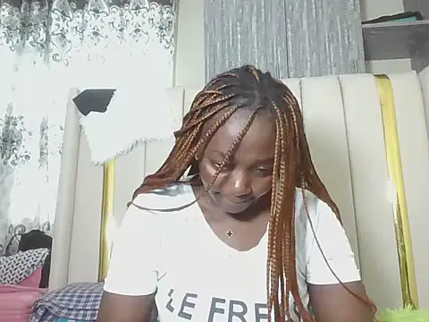 Snapshot of Creamysexymesy chatting on 06.11.26 Creamysexymesy online show from 06.11.26