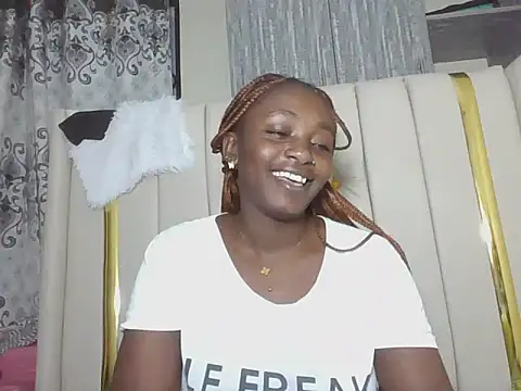 Snapshot of Creamysexymesy chatting on 06.12.26 Creamysexymesy online show from 06.12.26