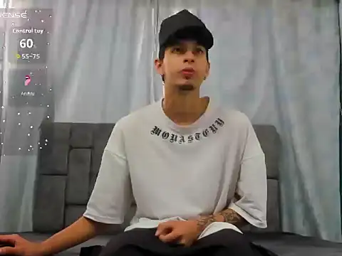 Snapshot of LyanLazarBBC chatting on 07.11.26 LyanLazarBBC online show from 07.11.26