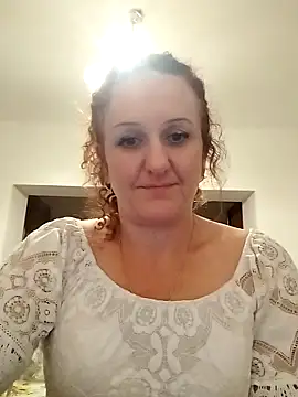 Snapshot of KarinaFlower99 chatting on 06.18.26 KarinaFlower99 online show from 06.18.26