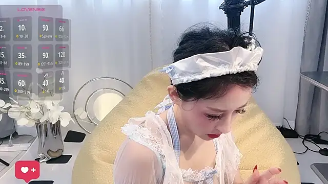 Snapshot of BabySnake chatting on 06.18.26 BabySnake online show from 06.18.26
