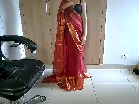 Snapshot of Sexynaina3 chatting on 06.29.26 Sexynaina3 online show from 06.29.26