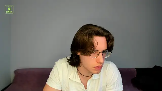 Snapshot of Valo_Cross chatting on 06.17.26 Valo Cross online show from 06.17.26
