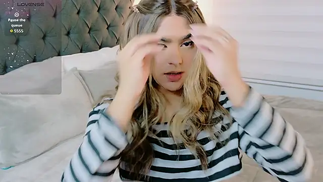 Snapshot of Scarlethvhonparker chatting on 11.15.25 Scarlethvhonparker online show from 11.15.25