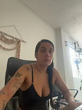 Snapshot of SOPHIA_VELMONT chatting on 06.23.26 SOPHIA VELMONT online show from 06.23.26