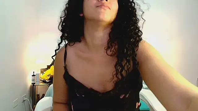 Snapshot of Isabella_Sophia19 chatting on 07.18.26 Isabella Sophia19 online show from 07.18.26