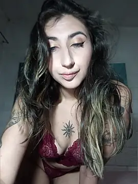 Snapshot of AylinDream chatting on 06.16.26 AylinDream online show from 06.16.26