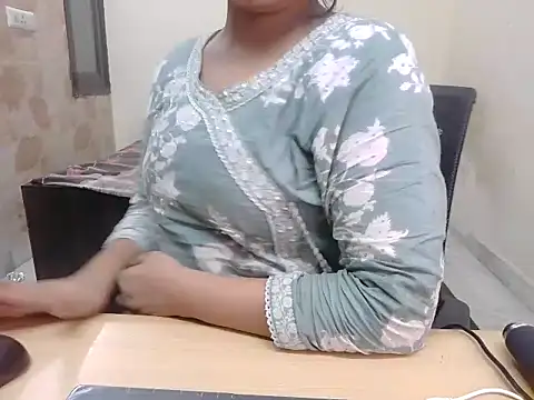 Snapshot of Bold-Divya1 chatting on 07.26.26 Bold-Divya1 online show from 07.26.26