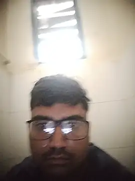 Snapshot of dhirusury050625 chatting on 07.15.26 dhirusury050625 online show from 07.15.26