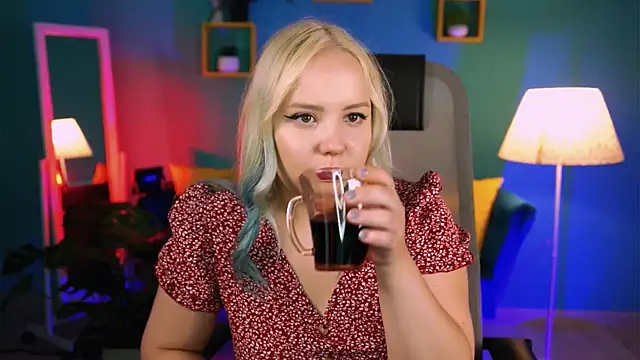 stellawatts online show from 06.16.26