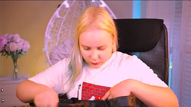 stellawatts online show from 06.19.26