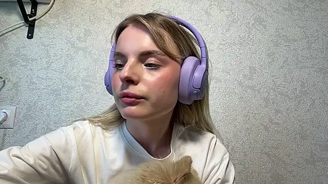 Snapshot of TeodoraBinney chatting on 06.19.26 TeodoraBinney online show from 06.19.26