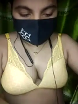 Snapshot of Khosi_Moni chatting on 06.20.26 Khosi Moni online show from 06.20.26