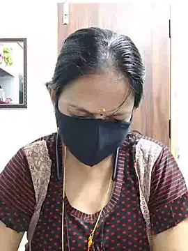 Snapshot of Tamil_white_beauty chatting on 06.14.26 Tamil white beauty online show from 06.14.26