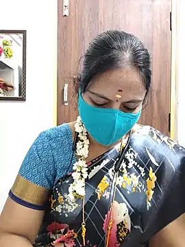 Snapshot of Tamil_white_beauty chatting on 07.14.26 Tamil white beauty online show from 07.14.26