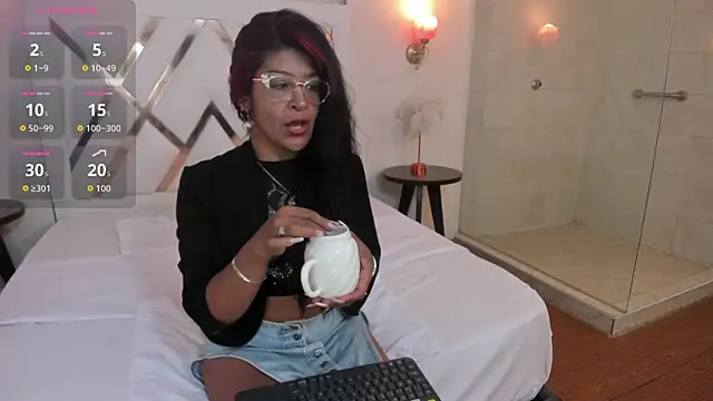 Snapshot of Sky_Collins_ chatting on 07.29.26 Sky Collins online show from 07.29.26