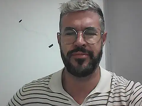 Snapshot of mrbighairychest chatting on 06.19.26 mrbighairychest online show from 06.19.26
