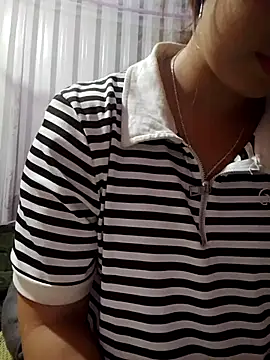 Snapshot of -Hezy- chatting on 06.13.26 -Hezy- online show from 06.13.26