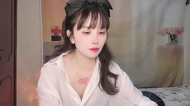 Snapshot of Yesqiko chatting on 06.23.26 Yesqiko online show from 06.23.26