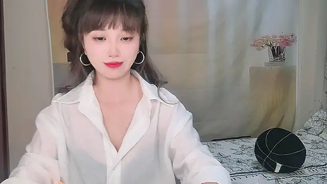 Snapshot of Yesqiko chatting on 06.24.26 Yesqiko online show from 06.24.26
