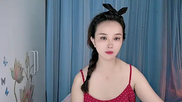 Snapshot of Yesqiko chatting on 07.18.26 Yesqiko online show from 07.18.26