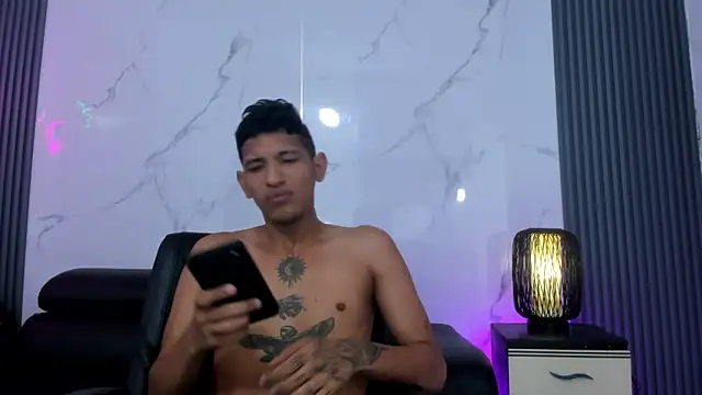 Snapshot of Kleyn_black chatting on 06.18.26 Kleyn black online show from 06.18.26