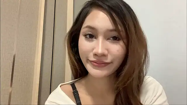 Snapshot of pinq_love chatting on 06.16.26 pinq love online show from 06.16.26