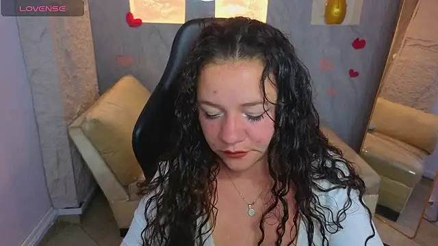 Snapshot of Cony_curly_b chatting on 07.16.26 Cony curly b online show from 07.16.26