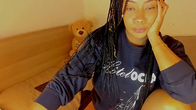 NicolePasqualott online show from 10.29.25