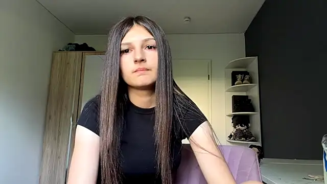 Snapshot of SpanishRooter chatting on 06.30.26 SpanishRooter online show from 06.30.26
