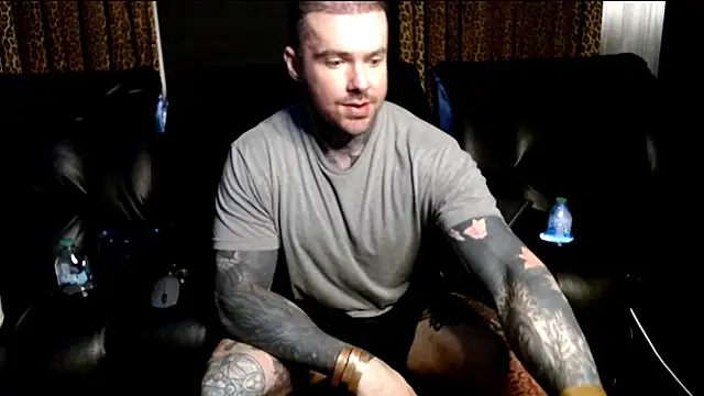 Snapshot of nathaniel_13 chatting on 06.19.26 nathaniel 13 online show from 06.19.26