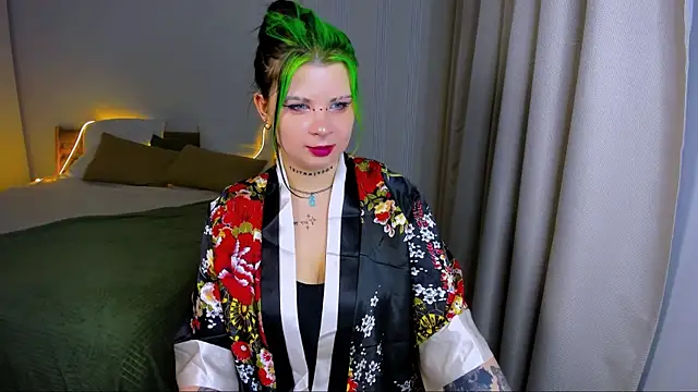 Snapshot of AliceSpencery chatting on 06.19.26 AliceSpencery online show from 06.19.26