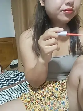 Snapshot of Emma-cutee chatting on 06.30.26 Emma-cutee online show from 06.30.26