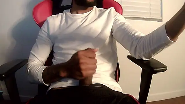 Snapshot of itssofuckingbig chatting on 07.10.26 itssofuckingbig online show from 07.10.26