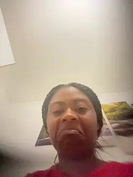 Snapshot of la_manzana chatting on 06.20.26 la manzana online show from 06.20.26