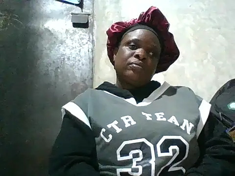 Snapshot of Juicy_lipsy chatting on 06.16.26 Juicy lipsy online show from 06.16.26