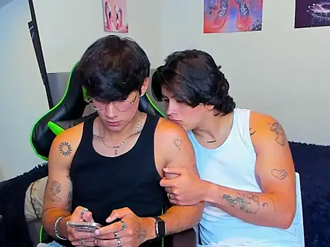 Snapshot of Jim_and_Lee chatting on 06.16.26 Jim and Lee online show from 06.16.26