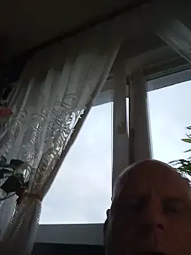 Snapshot of ZLOZ60 chatting on 06.16.26 ZLOZ60 online show from 06.16.26