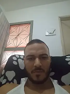 Snapshot of Edneishenrique chatting on 06.25.26 Edneishenrique online show from 06.25.26