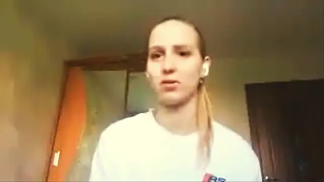 Snapshot of LeighaGreenley chatting on 06.21.26 LeighaGreenley online show from 06.21.26