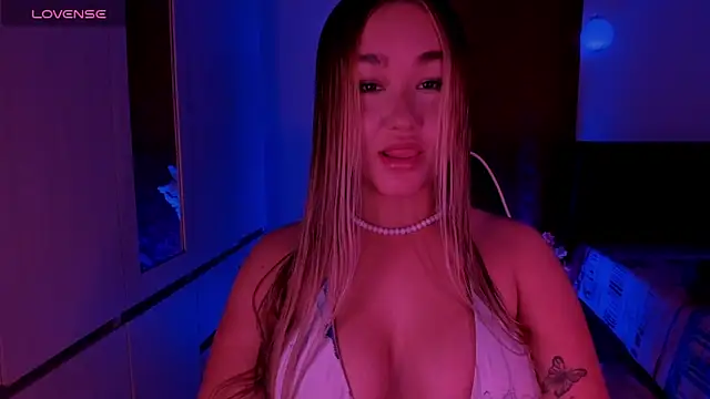 Snapshot of Samantha_ConnorX chatting on 06.18.26 Samantha ConnorX online show from 06.18.26